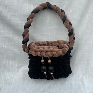 Elegant Blac & tan shoulder Bag